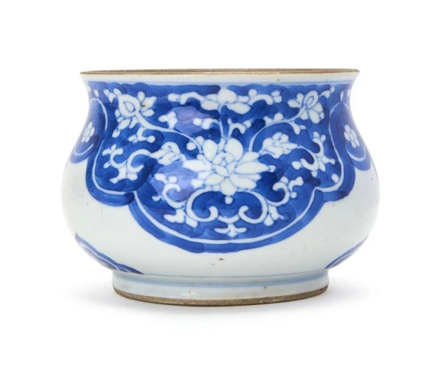Qing Dynasty blue and white incense burner