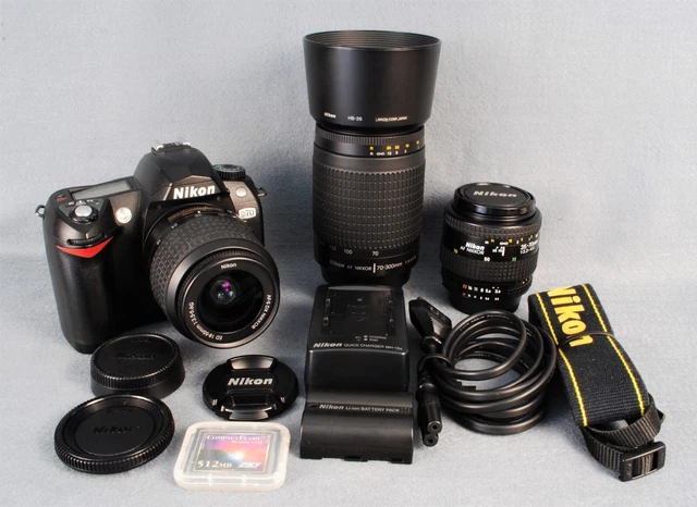 NIKON D 70 + AF-S 18-55 mm + AF 35-70 mm + AF 70-300 mm