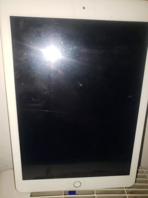 Apple Ipad 6th Generation  Model A1893 for parts / not working