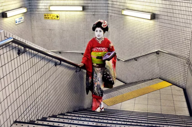 Steve McCurry Autogramm auf Foto Geisha Subway Tokyo