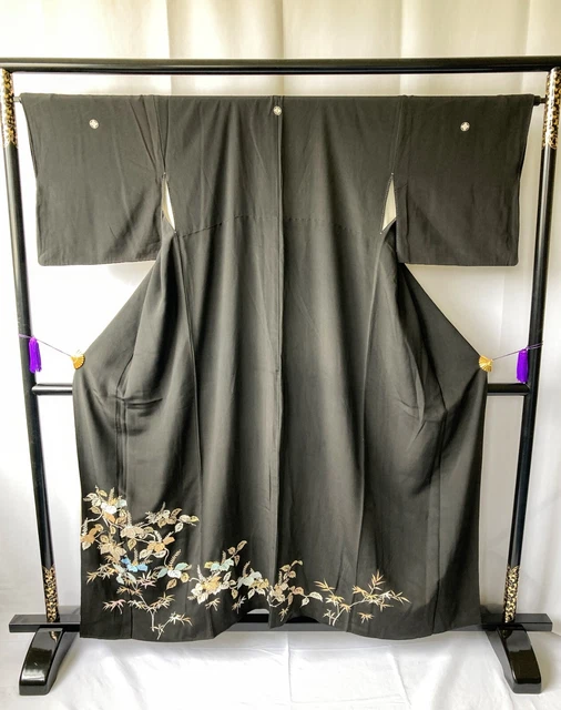 Vintage Japanese kimono - Kuro tomesode with Beautiful motifs