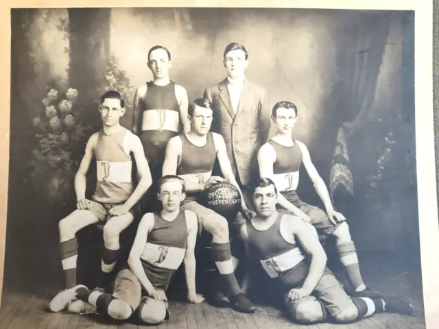 Early 1900s Waterbury, CT Rare Original Basketball Team Independents Champions