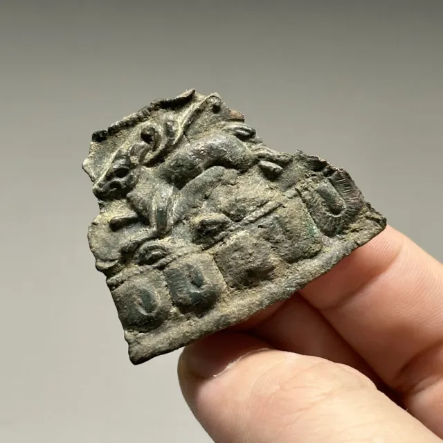 BOX99  Chinese Antique song dynasty Bronze shard with patterns.宋代鹿纹浮雕铜片4.5×3.5cm