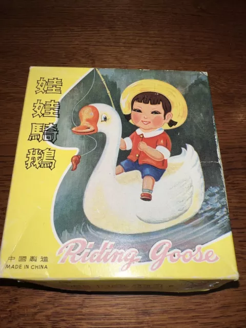 Vintage RIDING GOOSE Wind-Up Tin Litho Plastic Child Hat w/ Box China MS858