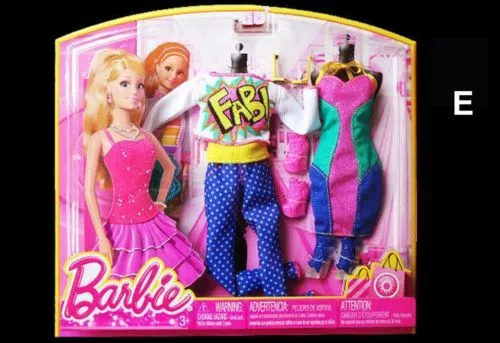 SET di 2 ABITI DI BARBIE CON SCARPE E ACCESSORI. NUOVI