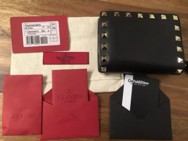 Valentino Garavani Bifold Wallet Rockstuds Black