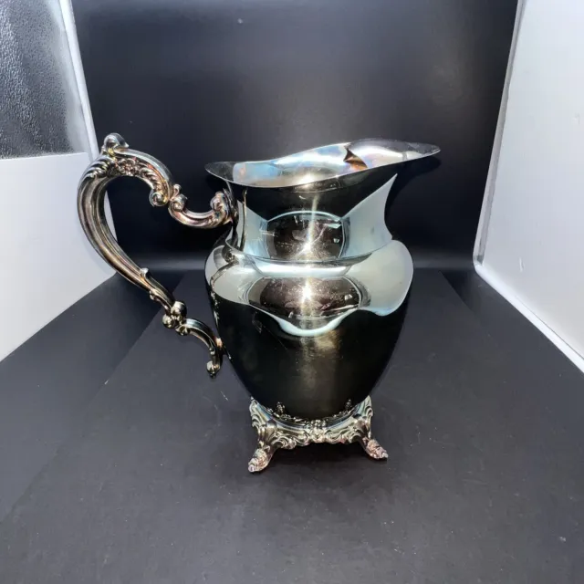 Oneida Silver-Plated Footed Beverage Pitcher With Ice Lip Vintage 8.5" Made USA