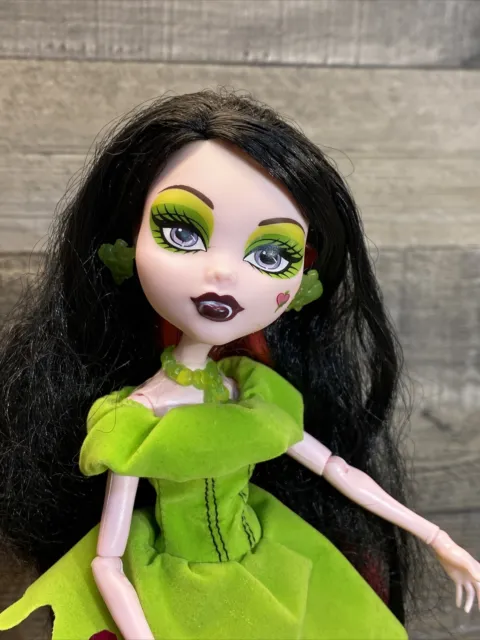 2008 Monster High Scarily Ever After Dracula Ira as “Snow Bite” Doll