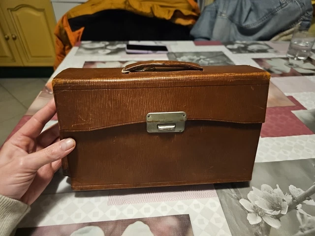 Trousse De Toilette Vintage En Cuir - Nécessaire De Voyage Ancien, Marron, Occasion