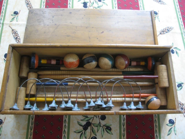 Jeu De Boules Ancien En Bois, Dans Son Coffret D'origine, Années 50, Générique
