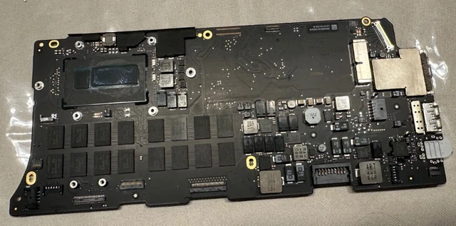 MacBook Pro 15  A1707 2017 Motherboard i7 16GB 1TB SSD 820-00928-A