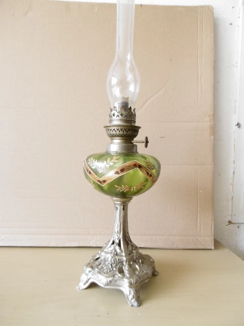 Lampe à Pétrole Ancienne En Verre Vaseline Électrifiée - Lampe De Table Vintage