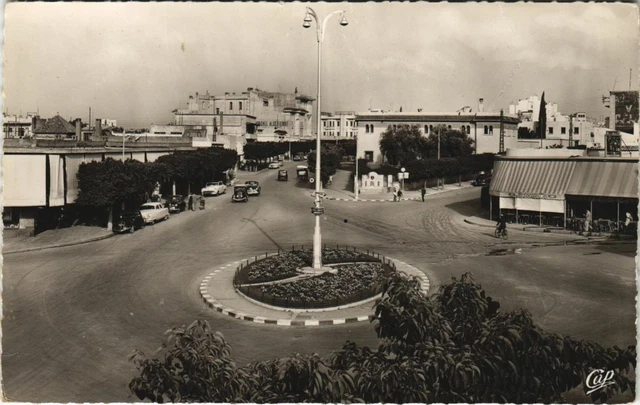 CPA AK Meknes - Avenue de la Republique et la Place de Gaulle MOROCCO (1082879)