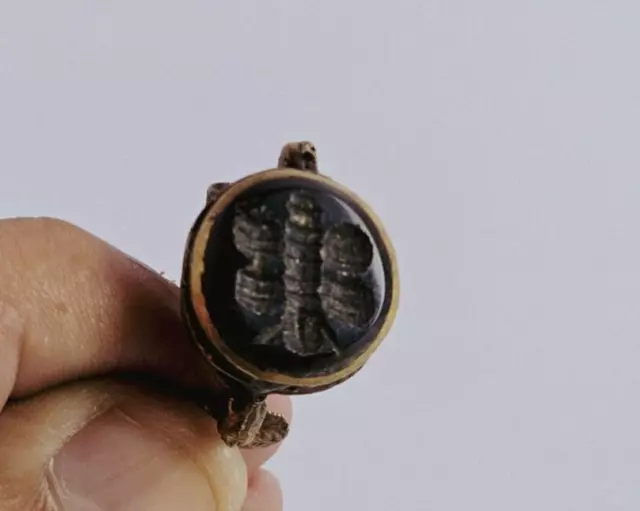 Antique Black Intaglio Bee Egyptian Engraved Bronze Signet Roman Style Ring 3