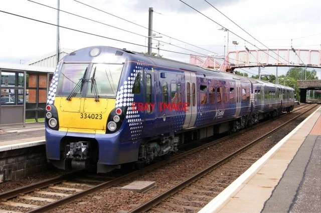 PHOTO CLASS 334 3-Car Emu No 334 023 Stopping At Whifflet On A Glasgow ...