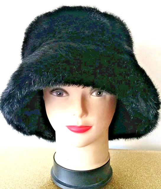 LA MAISON PARIS De La Fausse Fourrure Hat & Bag Set Faux Fur  display picture 2