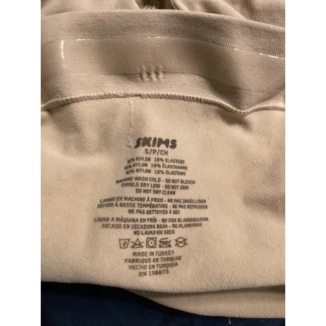 SKIMS SEAMLESS SCULPT Mid Waist Mid Thigh Short Clay S BO-SHO-3363 £30. ...