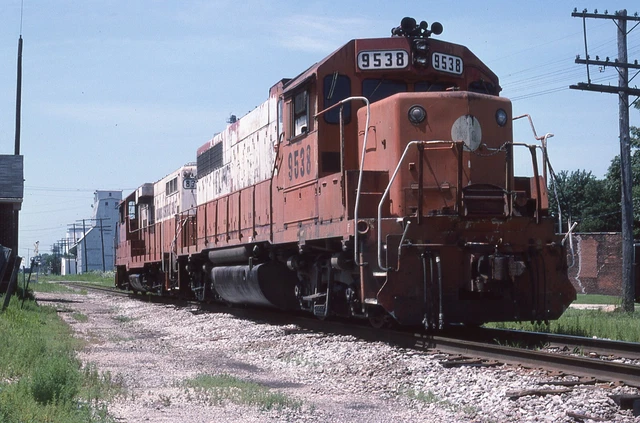 H: Orig Slide ICG Illinois Central Gulf GP38 #9538+1 - Gibson City IL 1986