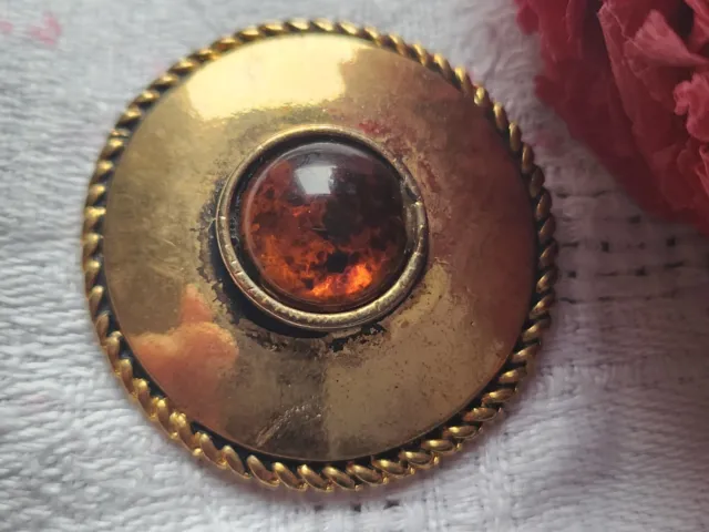Gros bouton vintage en métal doré  coeur ambré parurier createur 3,3 cm D8C