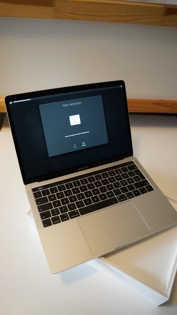 Apple MacBook Pro 13 Zoll (128GB SSD, Intel Core i5 8. Gen, 8GB) Laptop