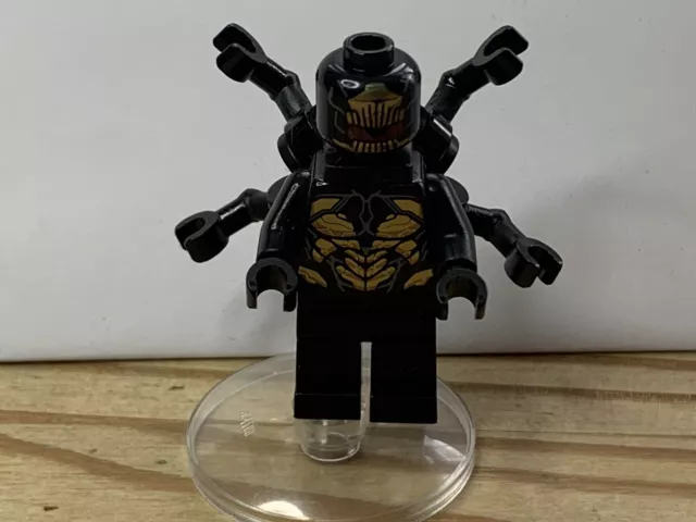 LEGO Minifigure sh505 Outrider - Bracci estesi