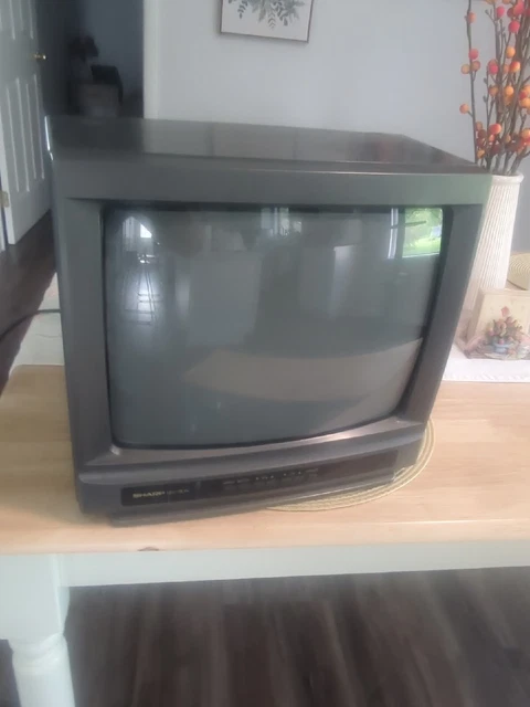 Vintage Sharp Linytron 13C-M100 Television TV 13.5” Malaysia 1993 No Remote Vintage Sharp Linytron 13C-M100 Television TV 13.5” Malaysia 1993 No Remote