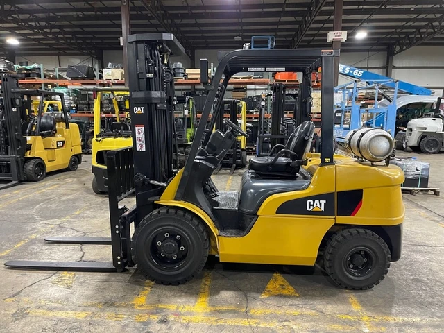 2017 Caterpillar Gp35N 7000 Lb Lp Gas Forklift Pneumatic 90/186" 3 Stage Mast