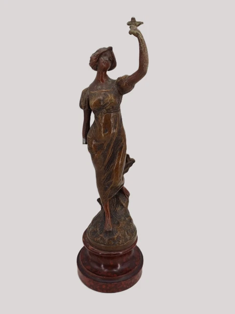 Statue En Régule Jeune Paysanne Sur Socle - Hauteur 37.5 Cm - Occasion Avec Usure