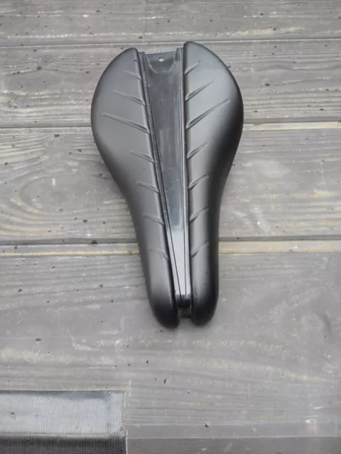 Fabric TT Tri Saddle - Black, in good used condition.