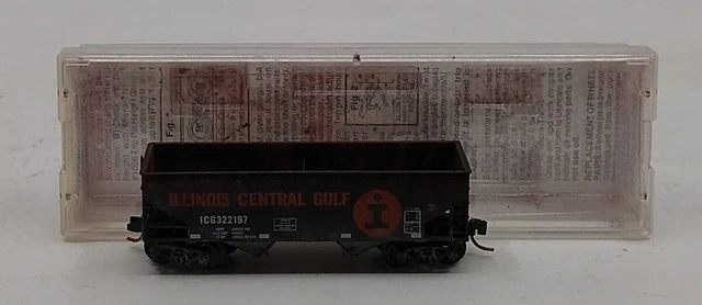 Micro-Trains 05500140 N ICG 33' Twin Bay Offset Side Hopper #322197- Weathered