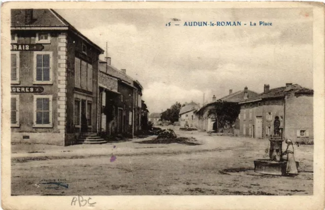 CPA AUDUN-le-ROMAN - La Place (483533)
