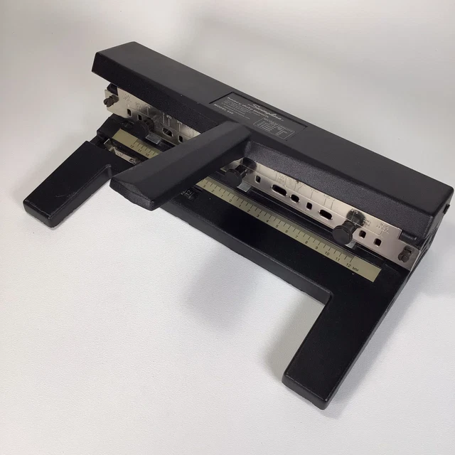 SWINGLINE HEAVY DUTY Adjustable Industrial 3Hole Punch Model 440 21.