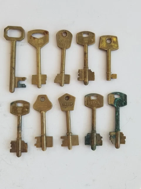 Vintage Lot of 10 Old Skeleton And Variety Keys  Made In Argentina.