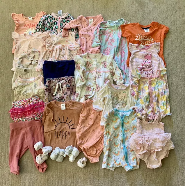 Baby girl size 00 newborn clothing mixed lot - worn by one child only $25