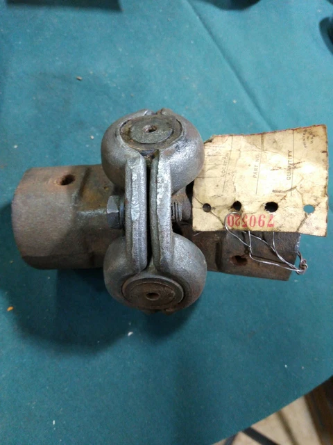 NOS Round Universal Joint 1 1/8" X 1 1/8"