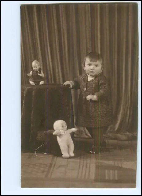 Y24263/ Mädchen Kind mit Stofftier und Puppe Foto AK  ca.1935