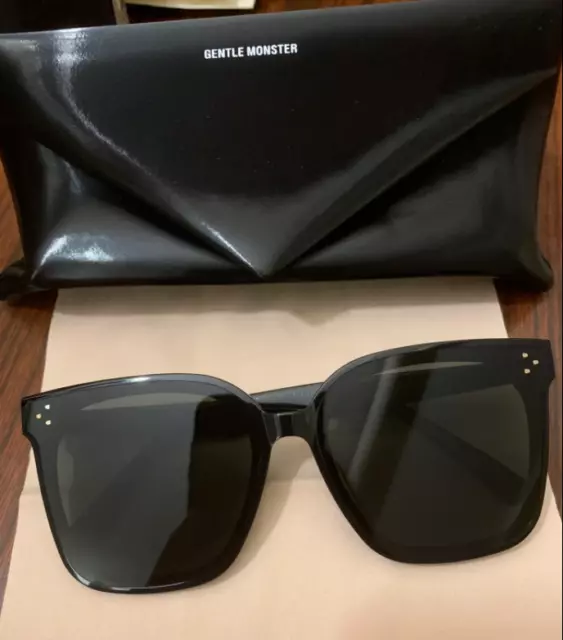 Gentle Monster Her 01 Unisex Sunglasses Black Package Square Frame