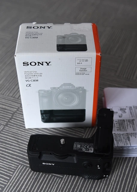 Sony VG-C3EM Vertical Grip, Sony A9, A7III and A7RIII, Excellent Working Order