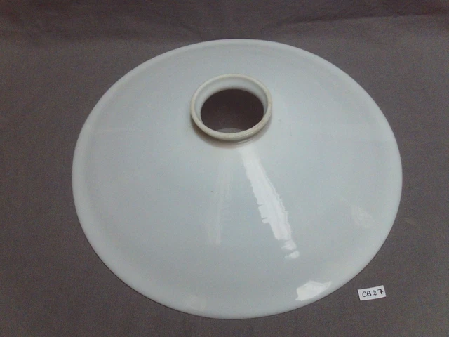 abat jour ancien en opaline blanche , Ø 25 cm, à collerette (CB27)