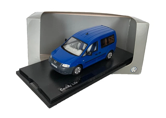 VW Touran deepblack-met. Werbemodell Minichamps 1T0099300F9R in der Mo