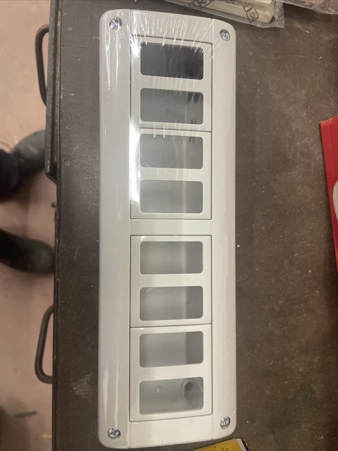 BTI25408 Custodia IP40 Composta Da Base E Coperchio - 4+4 Moduli