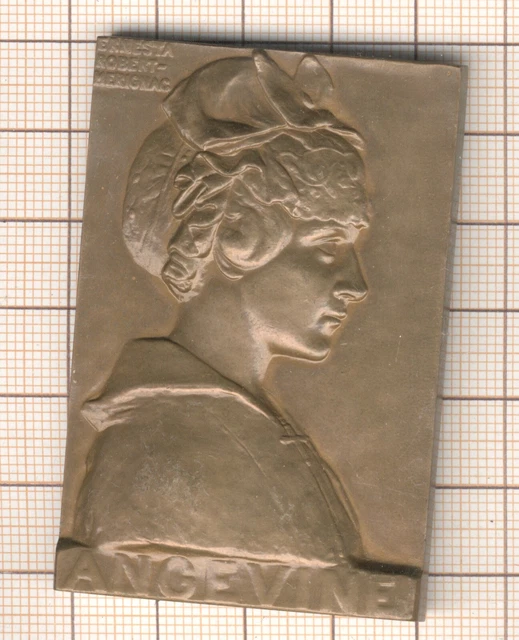 médaille plaquette par Robert Mérignac " l' angevine" , autres provinces dispo