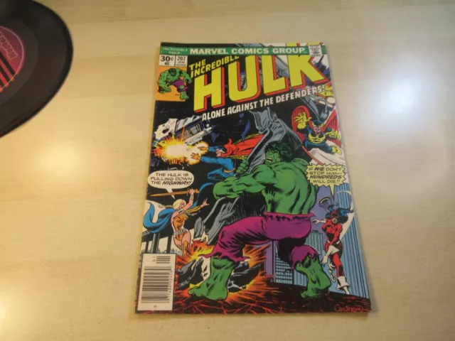 Incredible Hulk #207 Bronze Age Higher Grade Defenders Valkyrie Dr Strange Cover