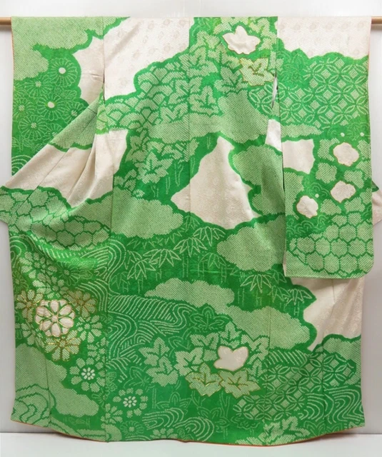 2925T05z1120  Japanese Kimono Silk FURISODE Chrysanthemum Light green