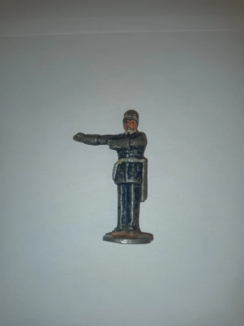 Policier circulation Quiralu ou Aludo sans doute repeint