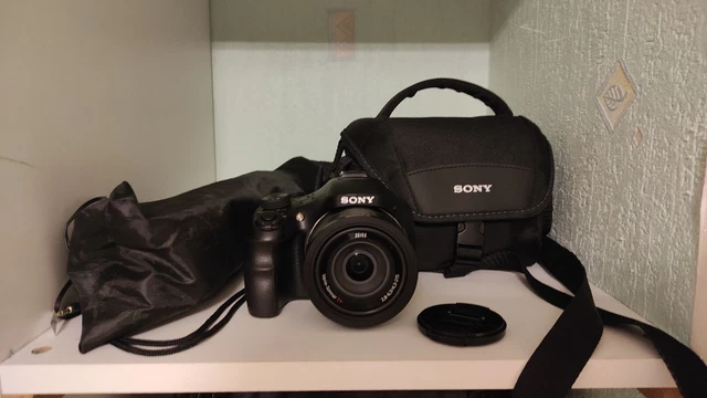 Sony Cyber Shot DSC-HX400V Noir (boite, housse de protection, trépied, micro SD)