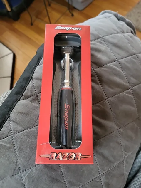 Snap-on Die-Cast Razor, 2-Blade, Soft-Grip "1/4-In. Ratchet" Handle - New in Box