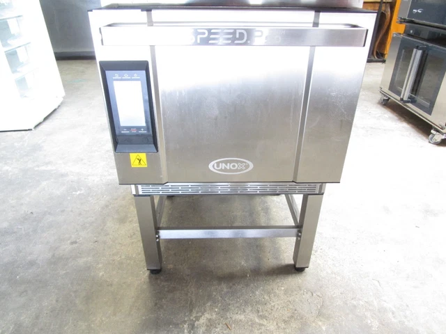 1 Hochgeschwindigkeits Ofen UNOX BAKERLUX SPEED.PRO XESW-03HS-EDDN  Untergestell