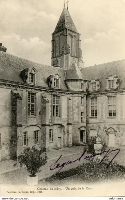 9814 cpa 95 Château de Méry - un coin de la cour