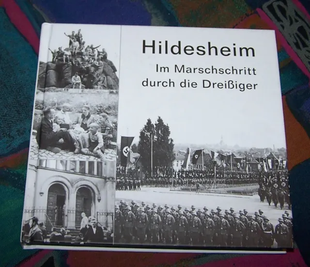 HILDESHEIM - Im Marschschritt durch die 1930er - Bilder erzählen Geschichte